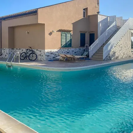 Holiday home Lovely In With Kitchenette Marina di Ragusa